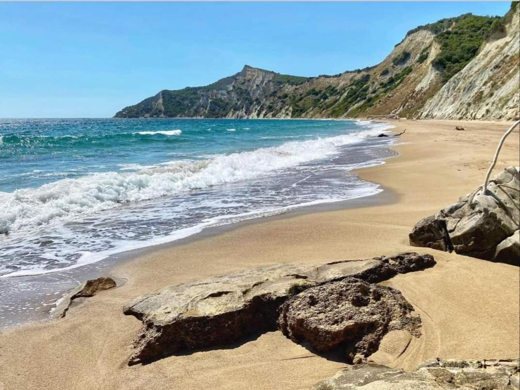 Charming Beach Studios Kávos Екстериор снимка